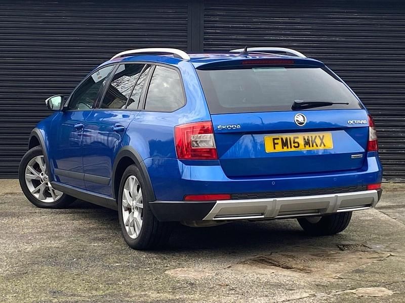 Used Skoda Octavia Scout 4x4 150 HP (110 kW) 2015 Blue Hatchback