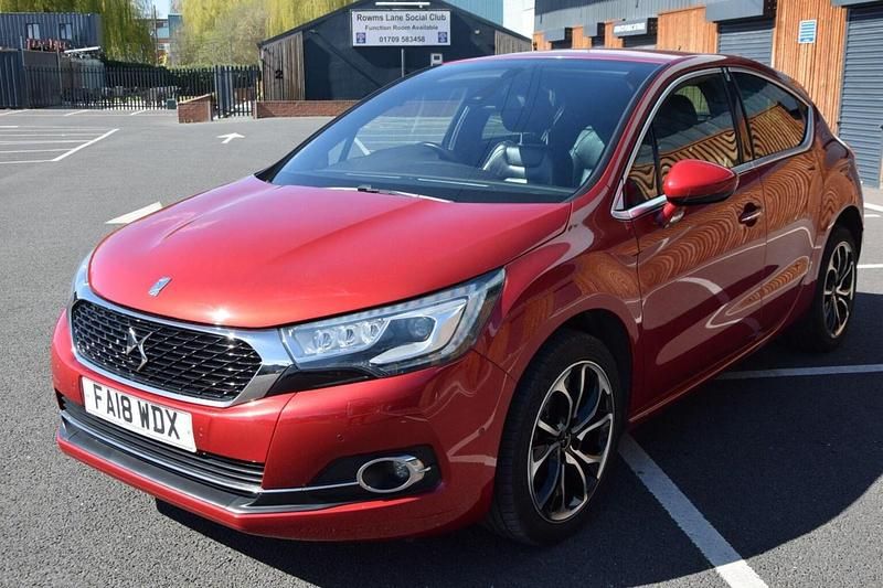 Used DS Automobiles DS4 Prestige 120 HP (88 kW) 2018 Red Hatchback