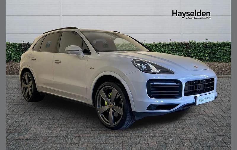 Grey Used 2022 Porsche Cayenne Platinum Edition SUV | £58,699 (Expensive) - Image 1/4