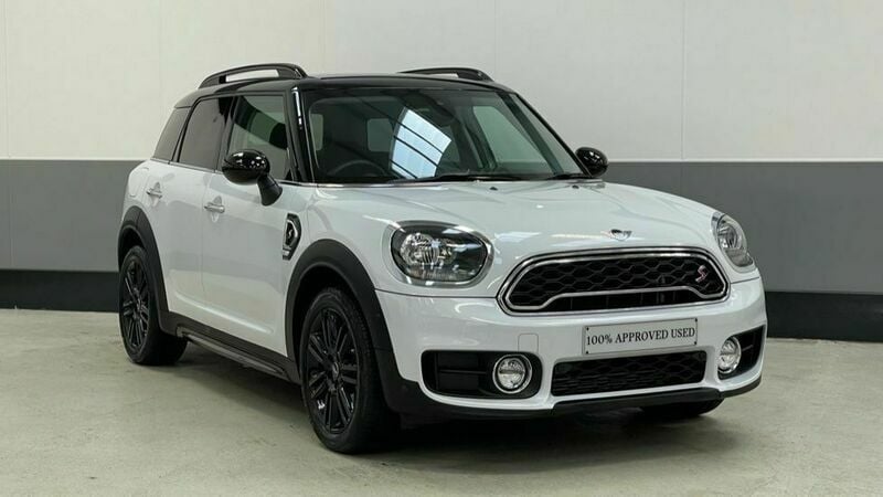 White Used 2019 Mini Cooper S Countryman Exclusive SUV | £22,490 (Fair price) - Image 1/4
