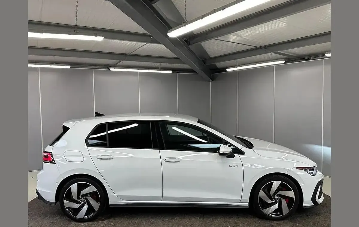 Used VW Golf VIII GTI 265 HP (194 kW) 2025 White Hatchback