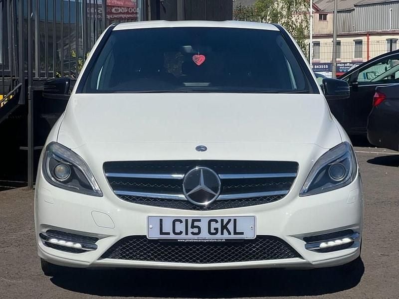 Begagnad Mercedes B180 109 HK (80 kW) 2014 Vit Minibuss
