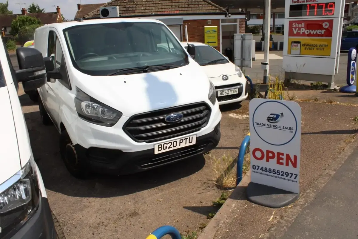 Used Ford Transit Custom S 105 HP (77 kW) 2020 White Van