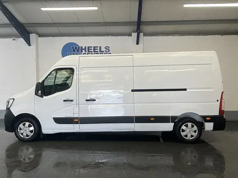 Used Renault Master Business 2023 White Van