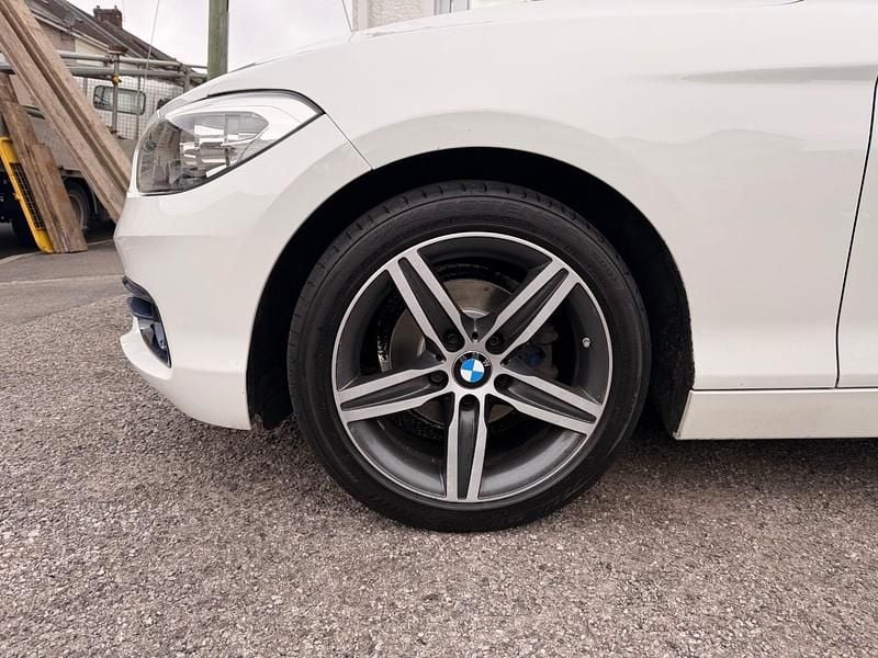 Used BMW 118 Sport Line 2018 White Hatchback