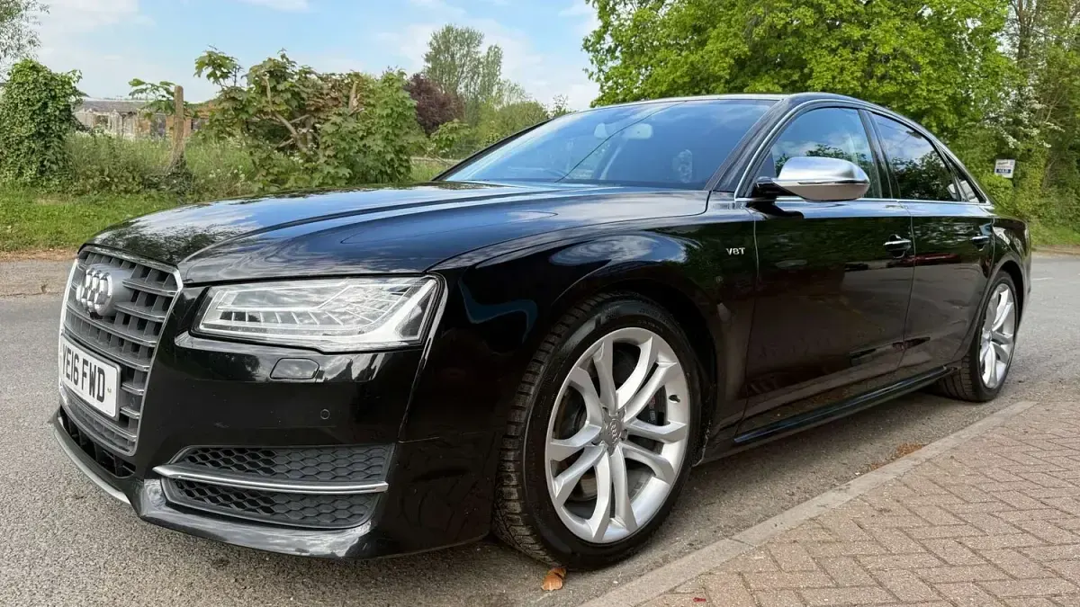 Used Audi S8 Basis 520 HP (382 kW) 2016 Black Sedan