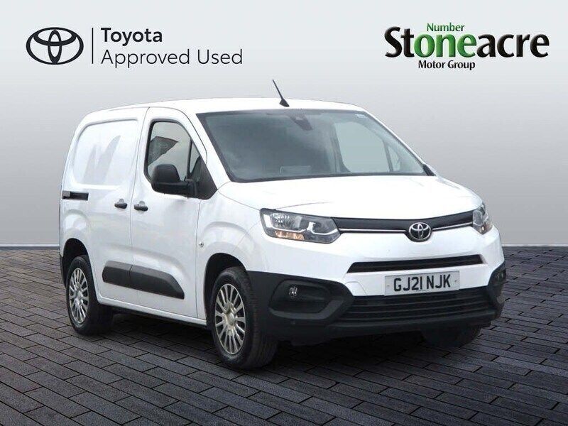 White Used 2021 Toyota Proace Van | £10,750 (Fair price) - Image 1/2