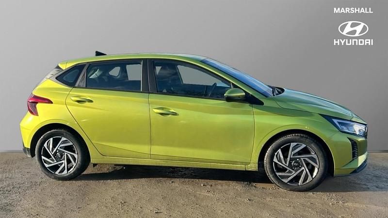 Used Hyundai i20 Advanced 100 HP (73 kW) 2025 Green Hatchback