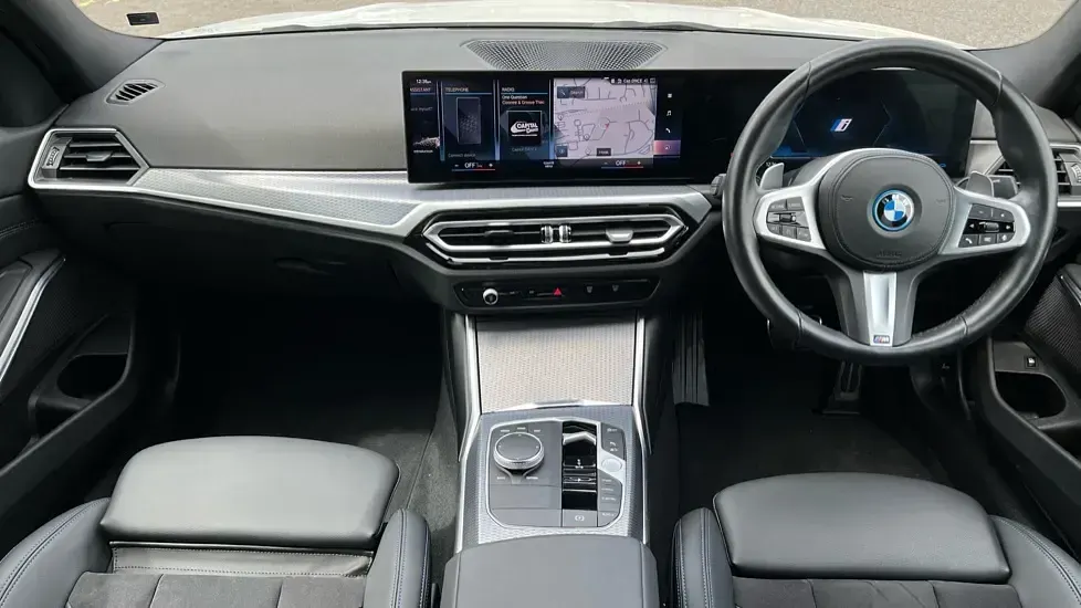 Usado BMW 330e M Sport 292 HP (214 kW) 2024 Branco Sedan
