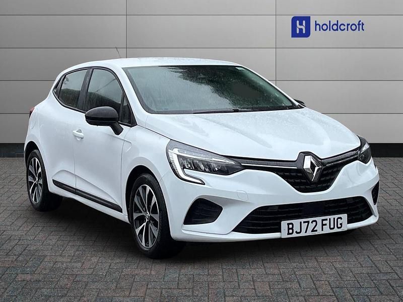 Solid glacier white Used 2022 Renault Clio V Hatchback | £12,450 (Good price) - Image 1/1