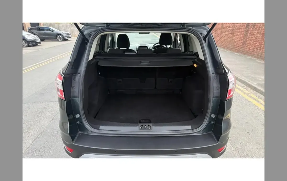 Used Ford Kuga Zetec 182 HP (133 kW) 2018 Green SUV