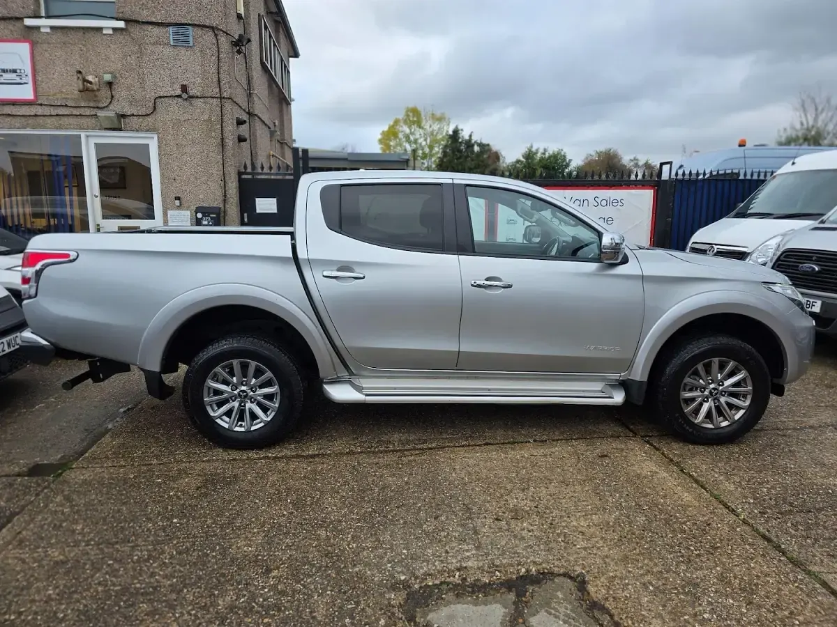 Used Mitsubishi L200 Warrior 181 HP (133 kW) 2019 Silver Pickup