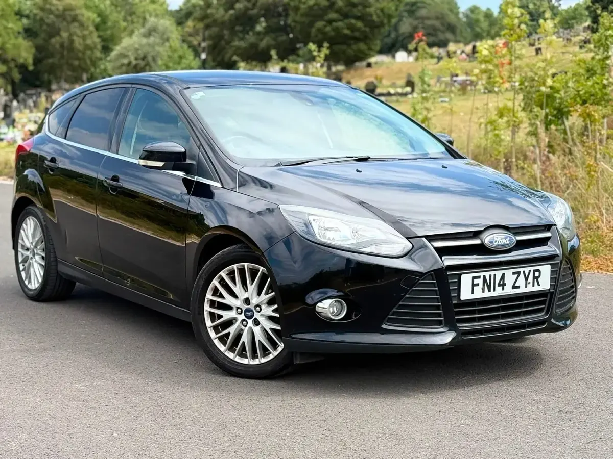Used Ford Focus Zetec 125 HP (91 kW) 2014 Black Hatchback