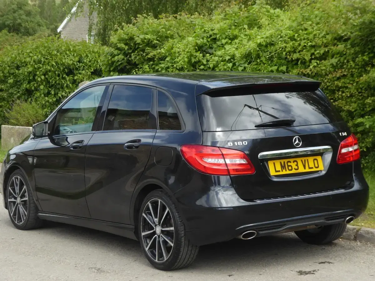 Used Mercedes B180 2013 Black Hatchback