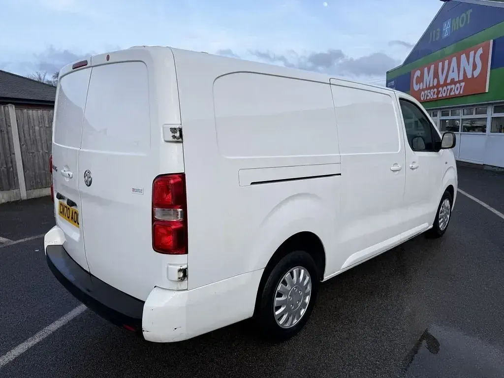 Gebraucht Vauxhall Vivaro Sportive 100 PS (73 kW) 2020 Weiß Van / Kleinbus