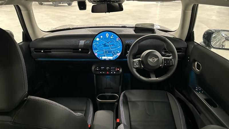 Used Mini Cooper S Hatch 201 HP (147 kW) 2024 Silver Hatchback