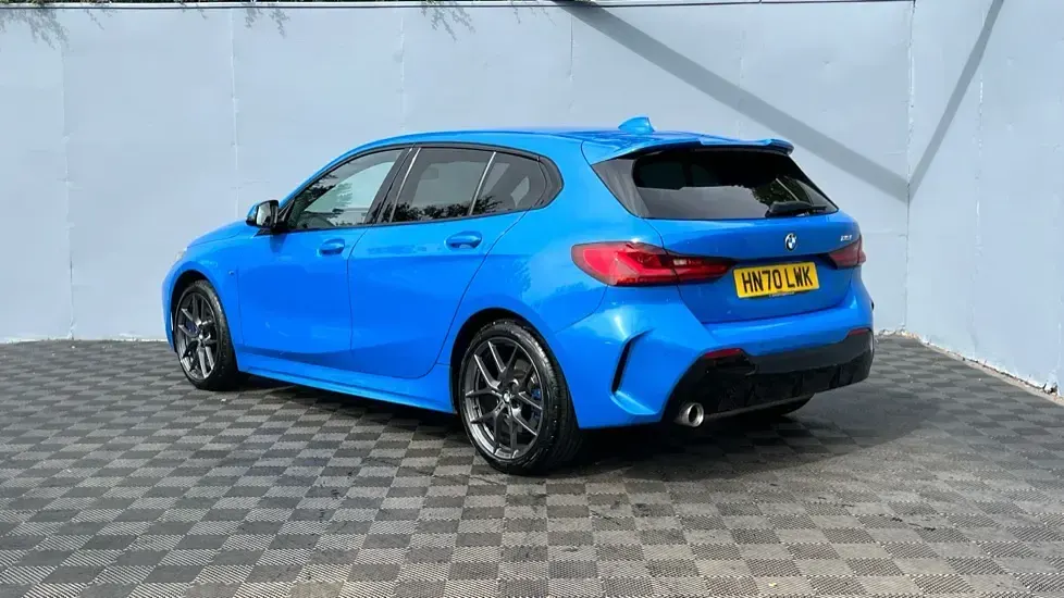 Used BMW 118 M Sport 138 HP (101 kW) 2020 Blue Hatchback
