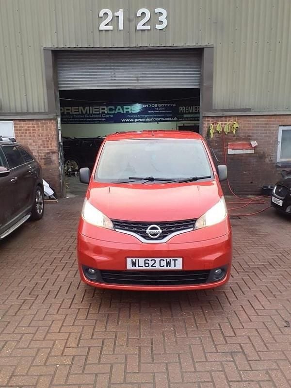 Used Nissan NV200 SE 2012 Red MPV