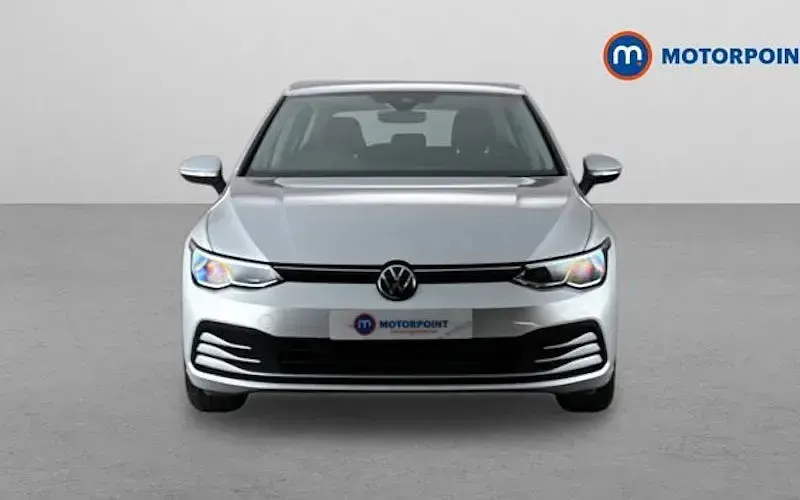 Second-hand VW Golf VIII Life 131 CP (96 kW) 2024 Hatchback