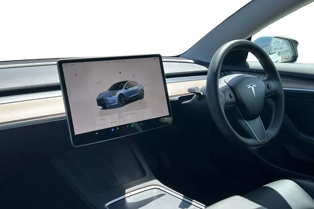 Used Tesla Model 3 RWD 208 kW (283 HP) 2022 White Sedan