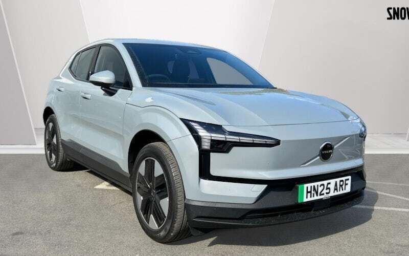 Vapour grey Used 2025 Volvo EX30 Core SUV | £28,250 (Fair price) - Image 1/4