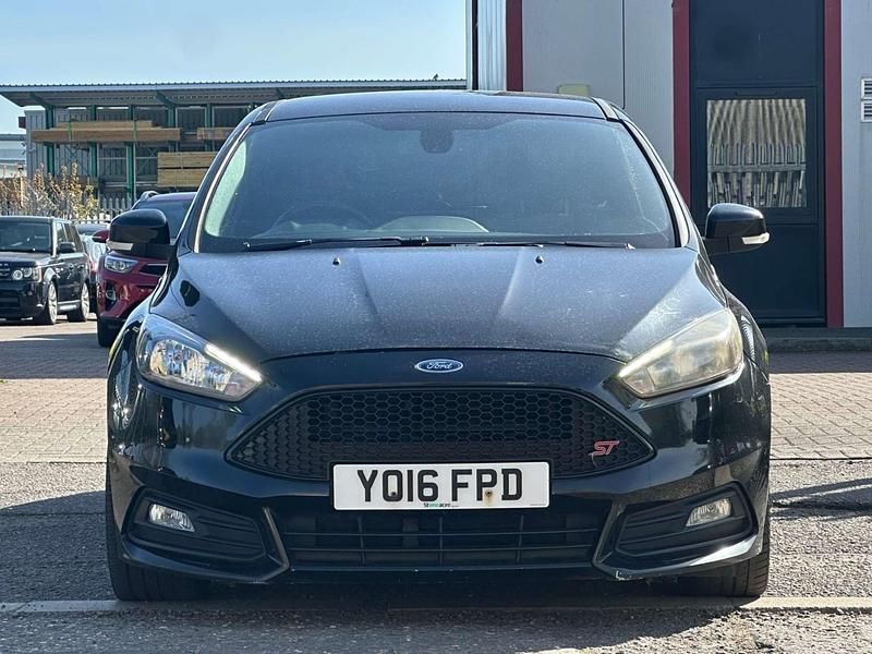 Used Ford Focus ST 185 HP (136 kW) 2016 Black Hatchback