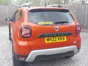 Begagnad Dacia Duster Prestige 100 HK (73 kW) 2022 Orange SUV