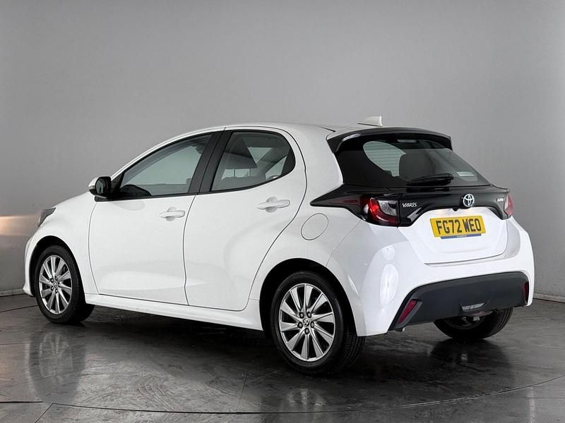 Used Toyota Yaris Hybrid 2022 White Hatchback