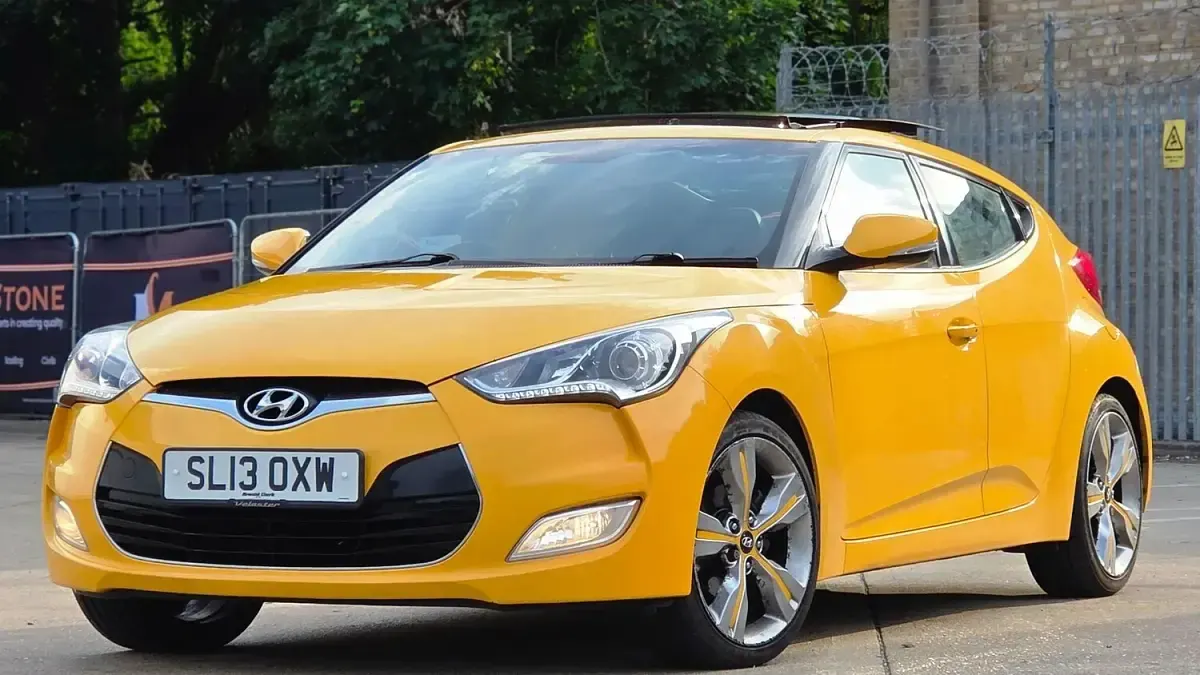 Used Hyundai Veloster Sport 140 HP (102 kW) 2013 Yellow Hatchback