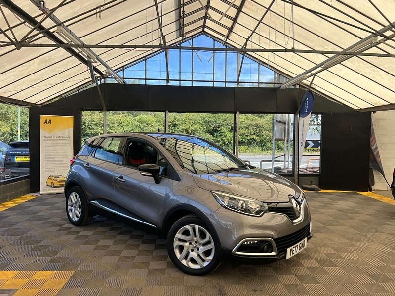 Grey Used 2017 Renault Captur Dynamique SUV | £9,895 (Fair price) - Image 1/3