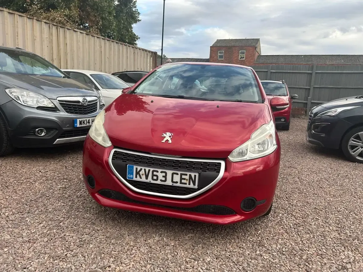 Used Peugeot 208 Access 2013 Red Hatchback