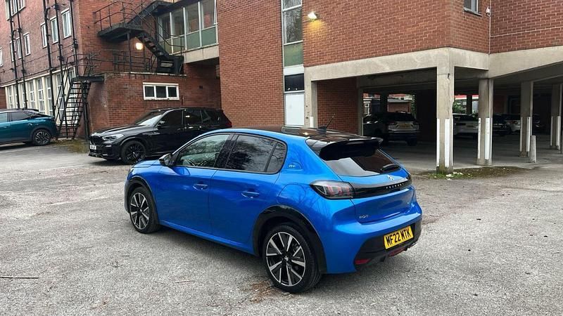 Used Peugeot 208 GT 129 HP (94 kW) 2022 Blue Hatchback