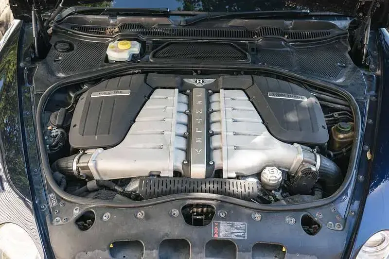 Used Bentley Continental 552 HP (405 kW) 2004 Blue Coupe