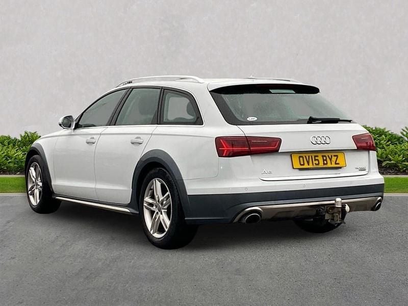 Used Audi A6 Allroad Business 2015 White Estate