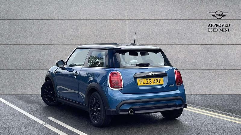 Used Mini Cooper Classic 134 HP (98 kW) 2023 Blue Hatchback