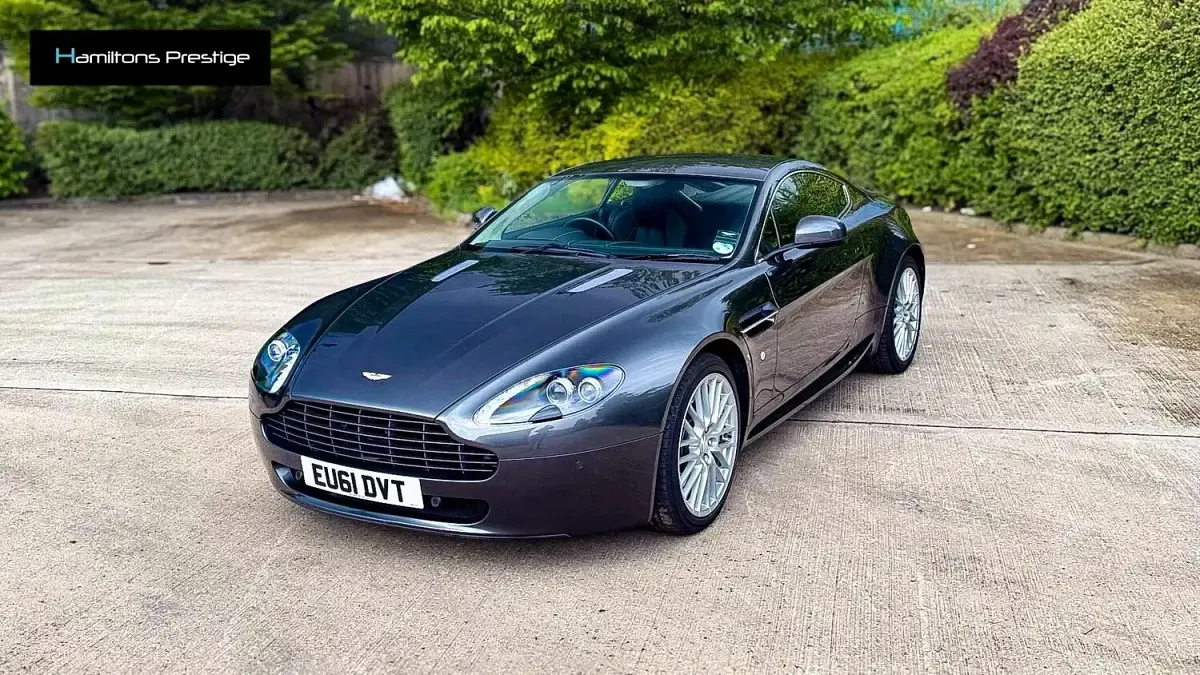 Used Aston Martin V8 Vantage 420 HP (308 kW) 2011 Silver Coupe