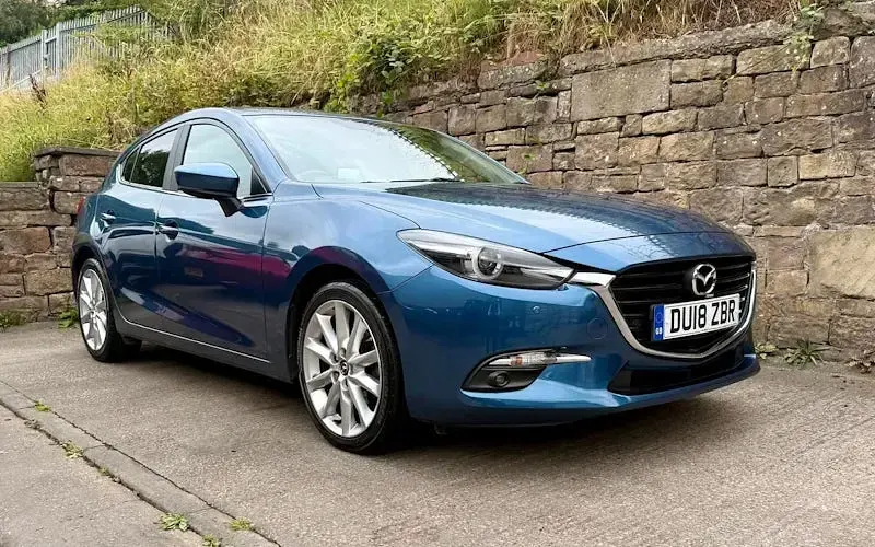 Used Mazda 3 Inclusive 120 HP (88 kW) 2018 Blue Hatchback