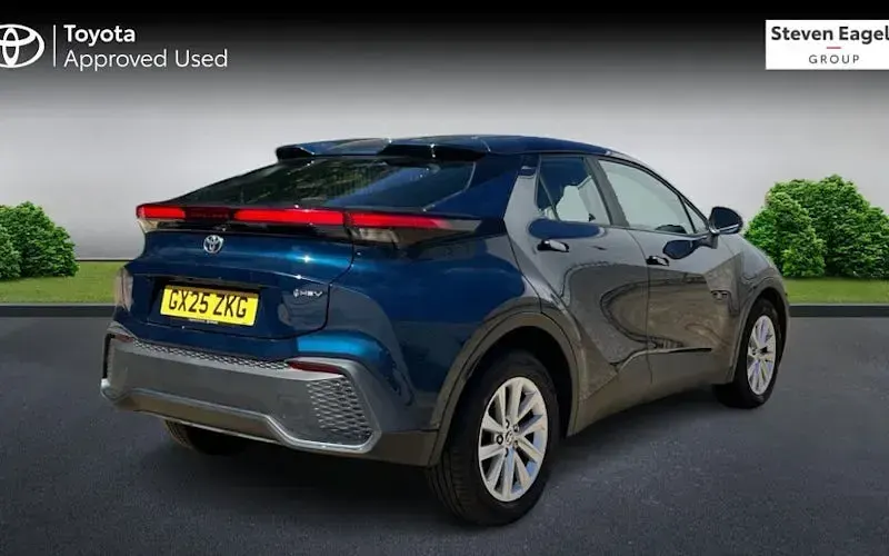 Used Toyota C-HR 140 HP (102 kW) 2025 Blue SUV