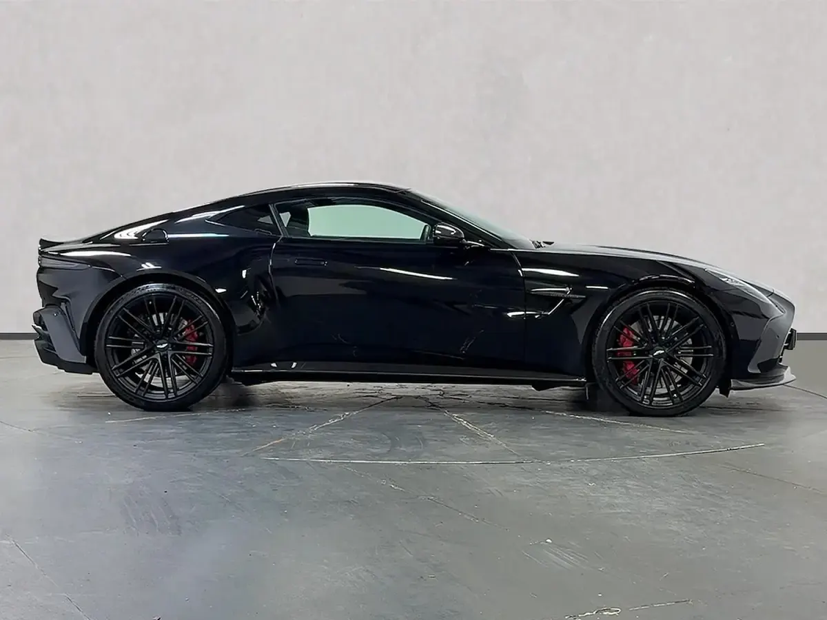 Used Aston Martin V8 Vantage 656 HP (482 kW) 2025 Black Hatchback