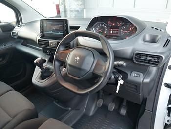 Used Peugeot Partner Premium 2022 White MPV