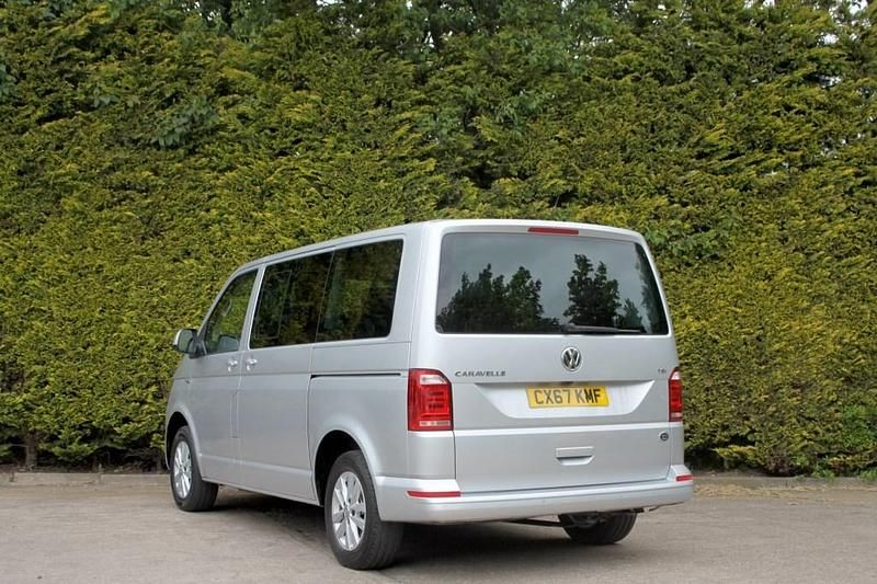 Usado VW Caravelle SE 147 HP (108 kW) 2017 Prateado Monovolume
