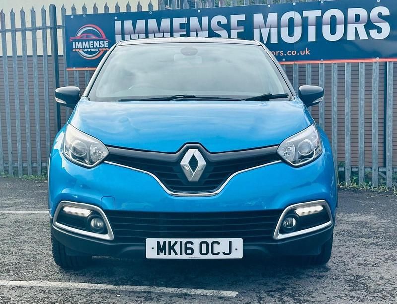 Used Renault Captur Dynamique 90 HP (66 kW) 2016 Blue/black SUV