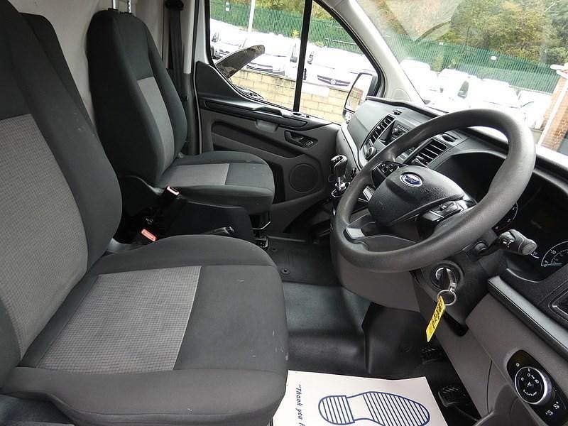 Used Ford Transit Custom 105 HP (77 kW) 2018 White Van