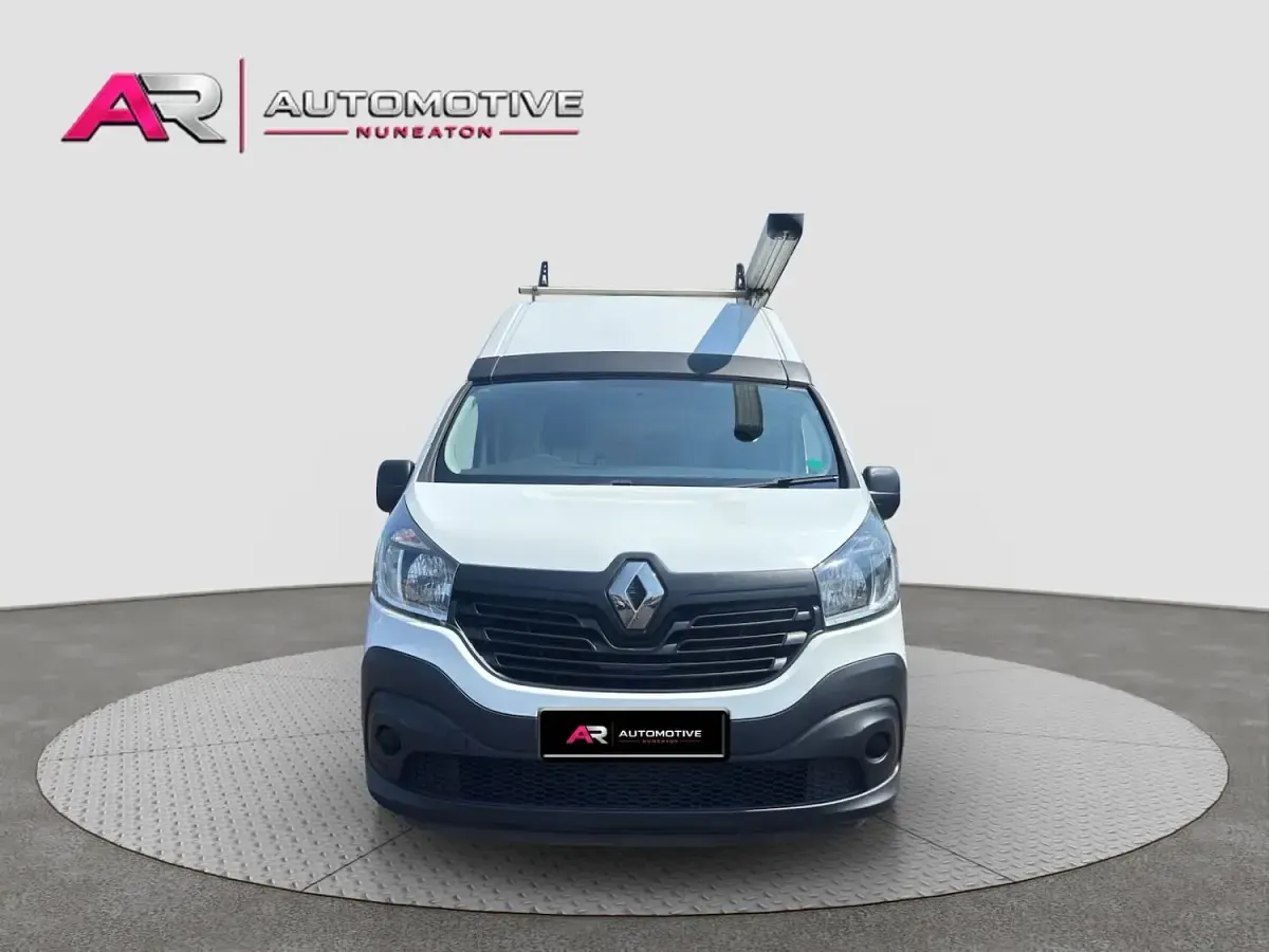 Used Renault Trafic Business 2018 White MPV