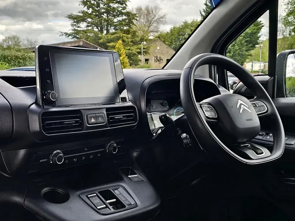 Used Citroën e-Berlingo Feel 100 kW (136 HP) 2023 Blue MPV