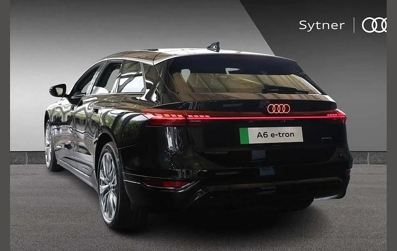Begagnad Audi e-tron Sport 314 kW (428 HK) 2025 Svart SUV
