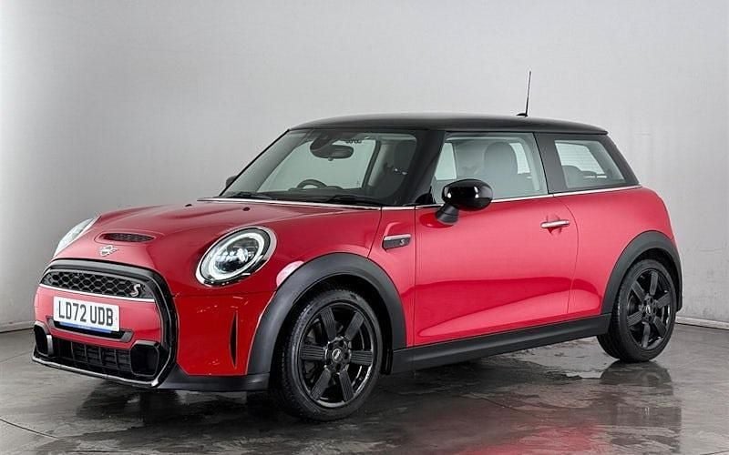 Used Mini Cooper S Classic 178 HP (130 kW) 2022 Red Hatchback