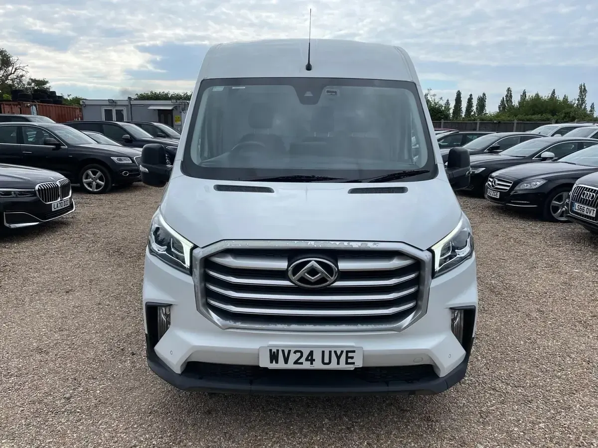 Used Maxus V90 161 HP (118 kW) 2024 White Van