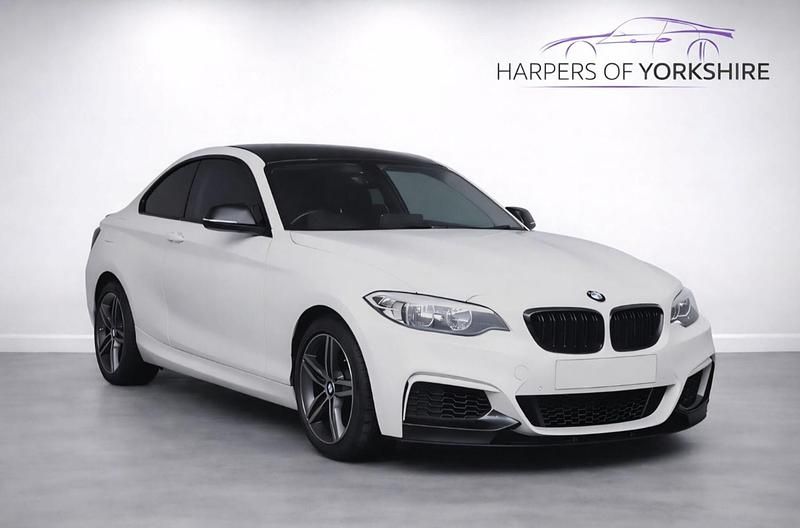 Used BMW 218 Sport Line 2015 White Coupe