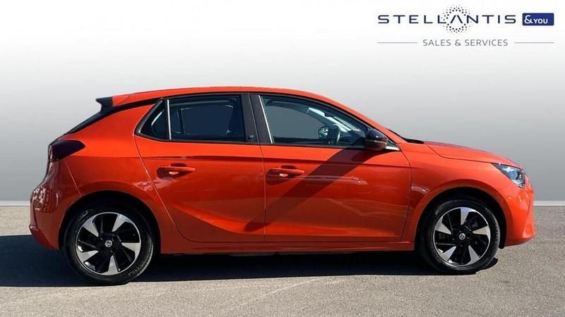 Second-hand Vauxhall Corsa-e 98 kW (134 CP) 2022 Portocaliu Hatchback